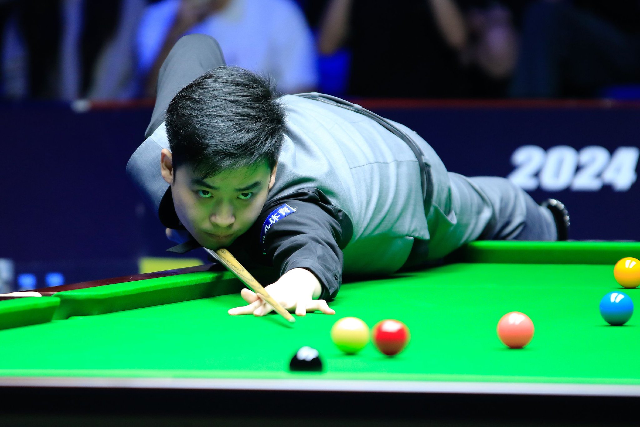 中波两队惺 中波两队惺