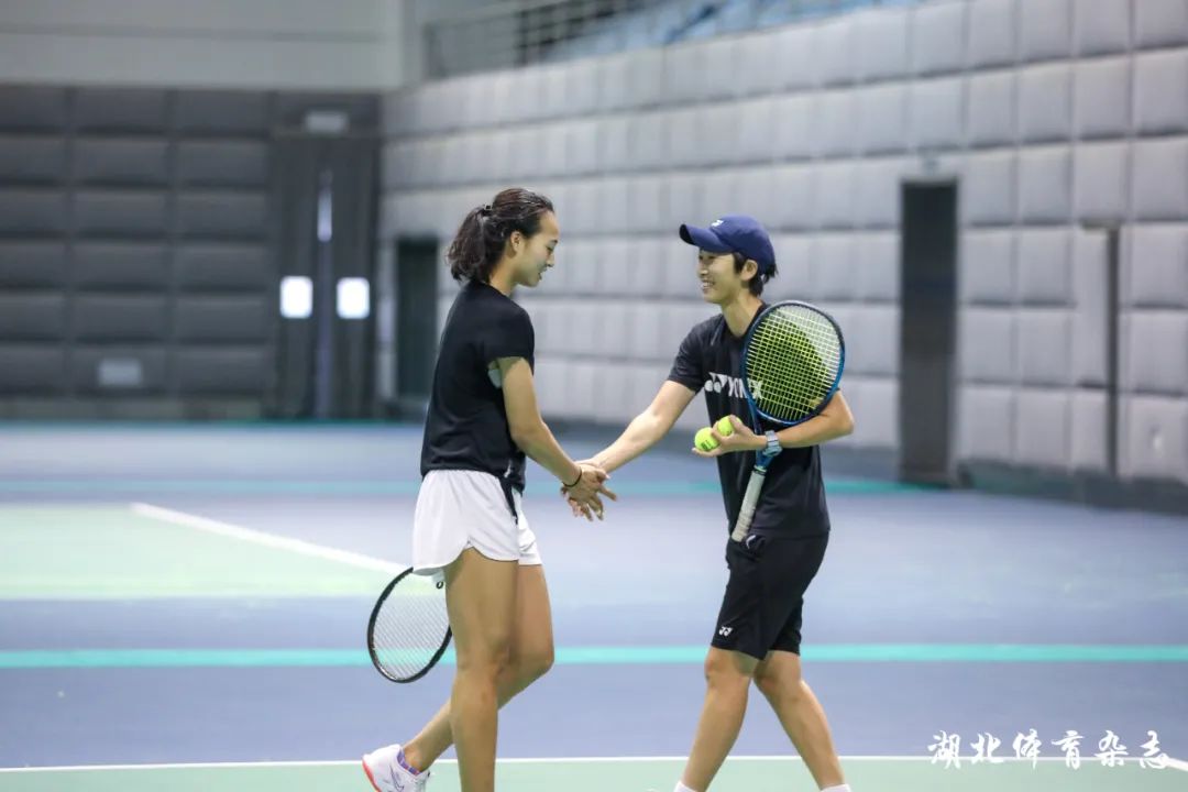 不时出现两 不时出现两