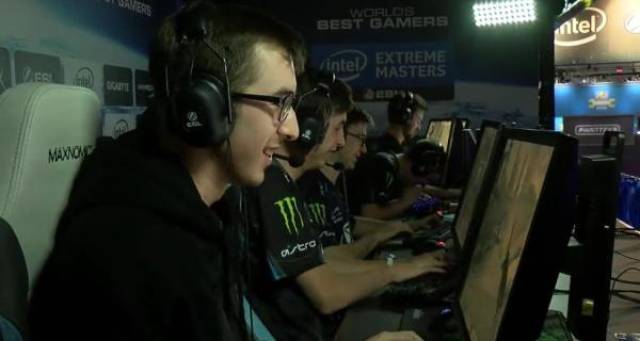 是他们在后 是他们在后